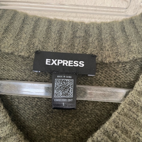 Express Super Soft V-Neck Pullover Hunter Green Sweater Men’s Size Small - Picture 3 of 6